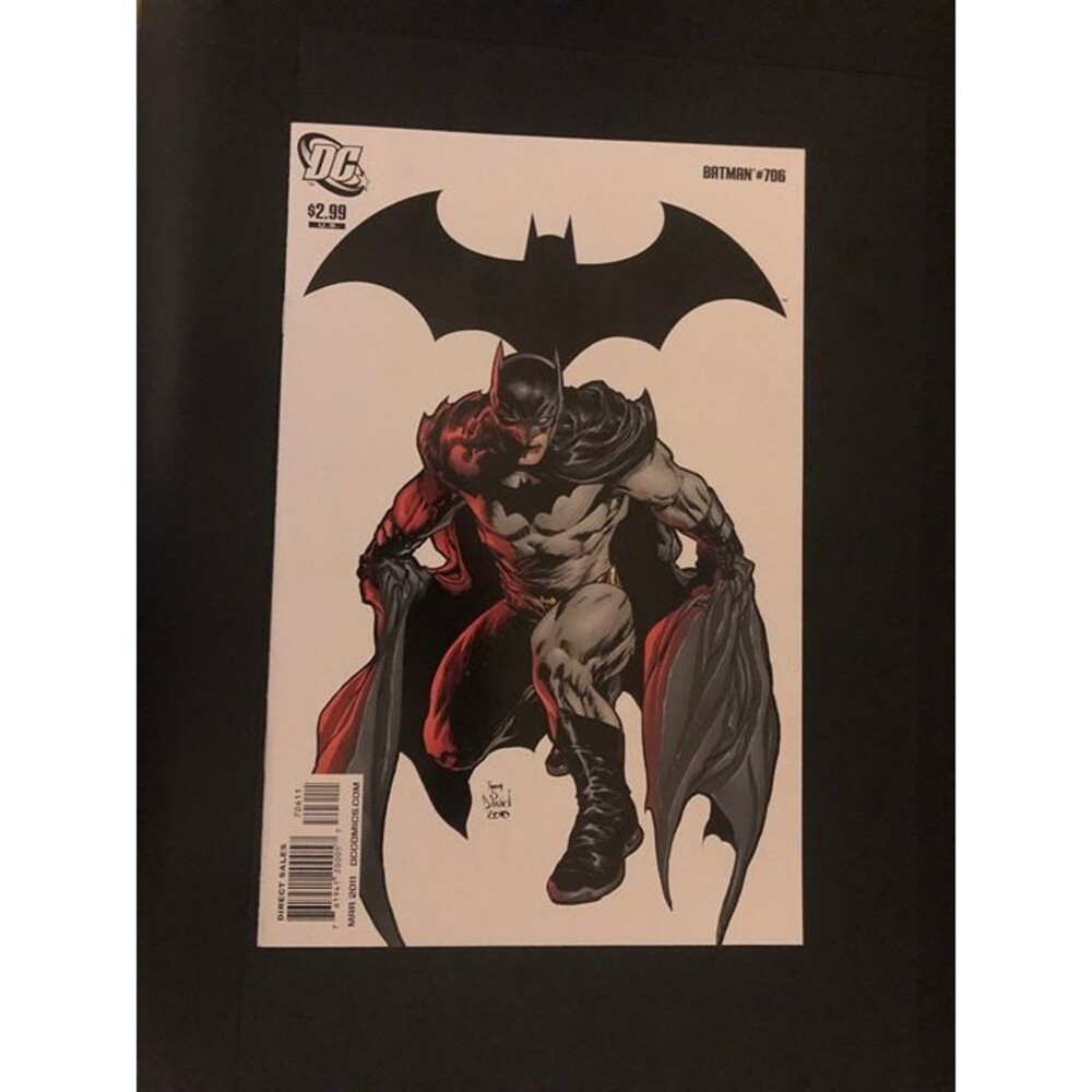 Batman (1940 series) #706 VF- Condition 1st Print (DC Comics, March 2011)